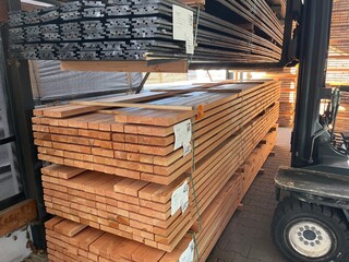 Ca. 79x Douglas Balken Geschaafd, 40x90mm, lengte 430cm
